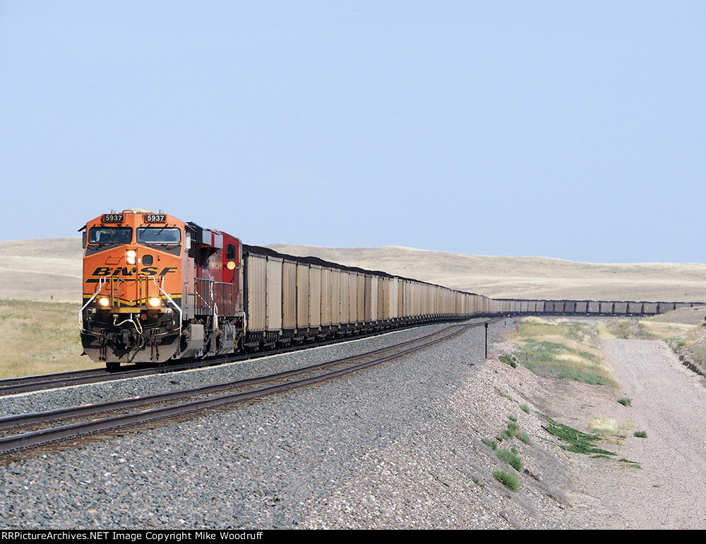 BNSF 5937